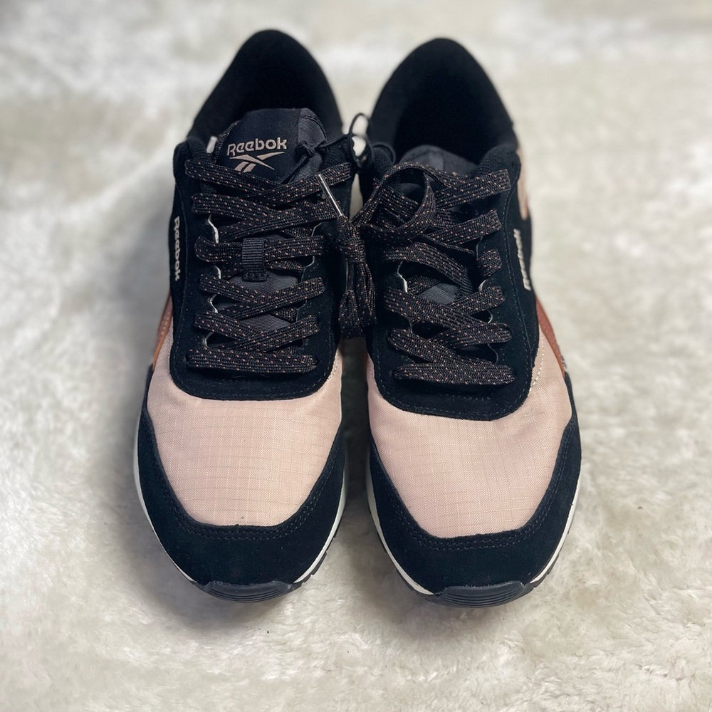 Reebok Black anReebok Men's Classic Legacy Sneaker | Arm